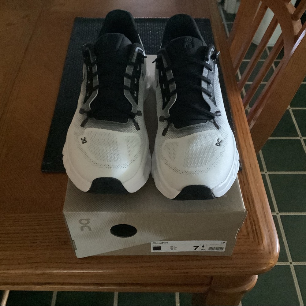 On Running Running Men’s Cloudswift 3 Running Shoes - White/Black